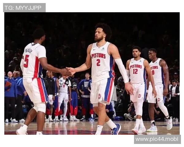 布朗失绝杀坎宁安16+14 活塞击败绿军3连胜