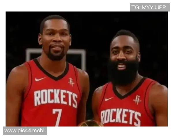 哈登直言杜兰特遭卡子哥完爆，四场交锋小卡场均30+，杜仅20+，引发激烈争论